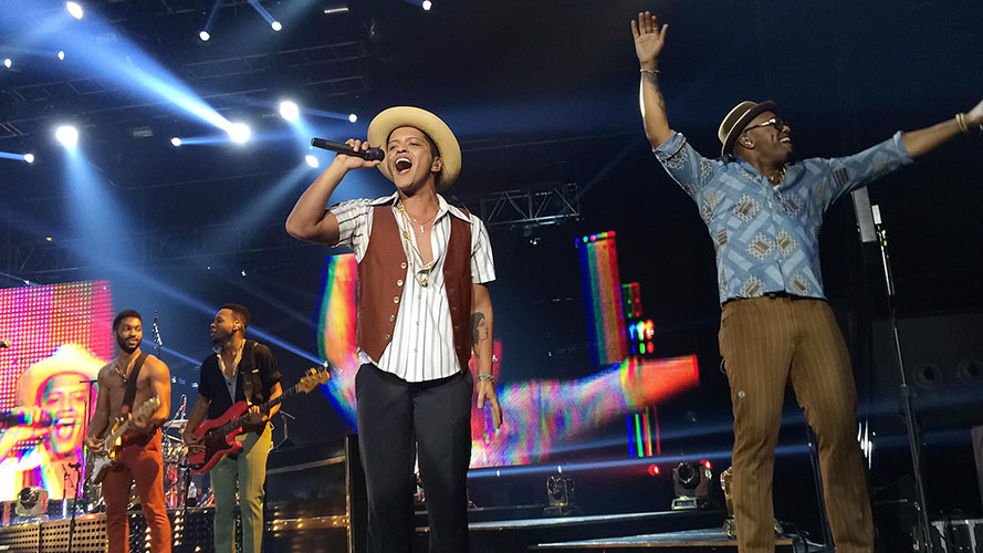 PLDT HOME Fibr Brings Bruno Mars To Manila