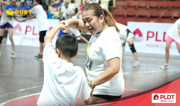 Alyssa Valdez Skills Camp at Southwestern University Cebu 2016