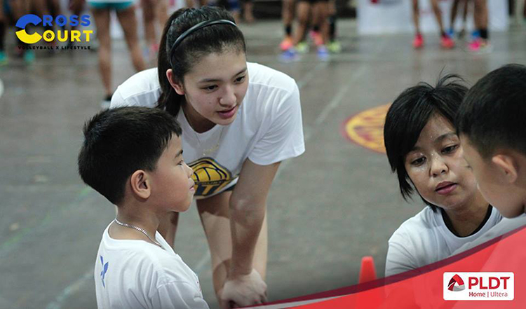 Alyssa Valdez Skills Camp at Southwestern University Cebu 2016