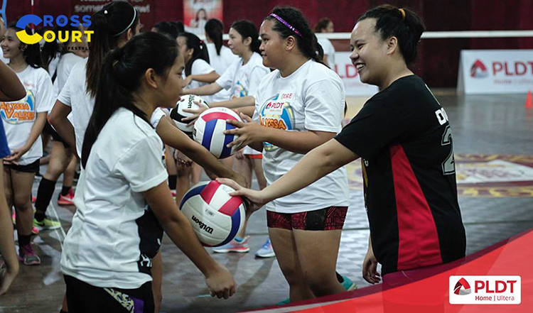 Alyssa Valdez Skills Camp at Southwestern University Cebu 2016