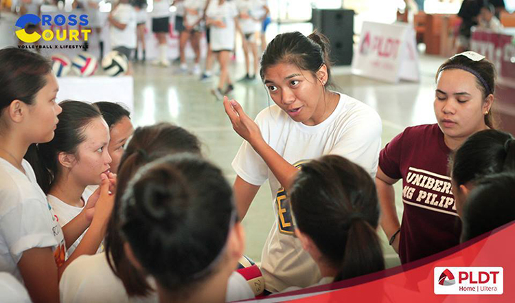 Alyssa Valdez Skills Camp at Ateneo de Davao University 2016