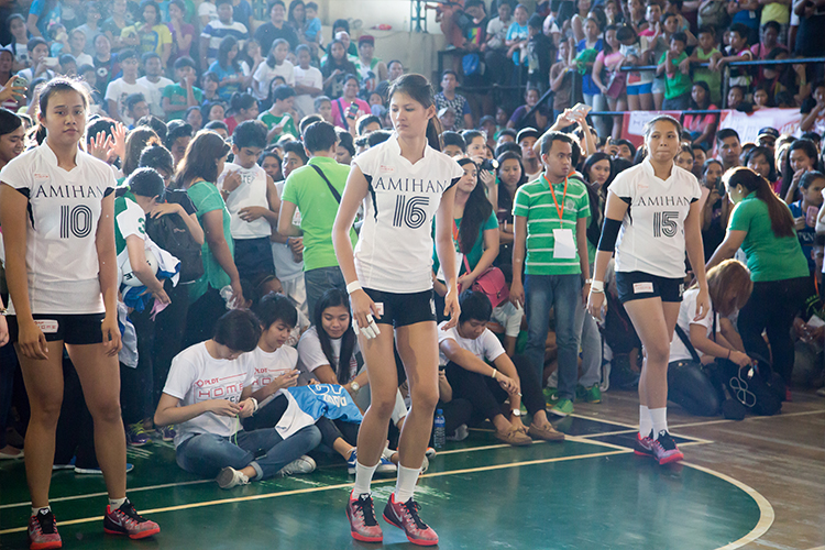 Maika Ortiz , Aleona Santiago , Royce Tubino of Team Amihan preparing for their exhibition game