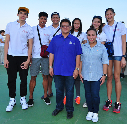 (Back row, L-R): Bagwis superstars Peter Torres, John Vic De Guman and Ran Abdilla; Amihan superstars Jovelyn Gonzaga, Rachel Anne Daquis and Jaja Santiago; (Front row): Iloilo Vice Mayor Jose Espinosa III and PLDT HOME Product Manager Pei Mallari 